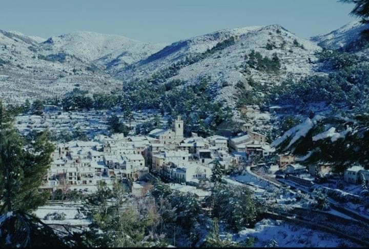 Alojamiento Rural El Metge Penaguila ภายนอก รูปภาพ